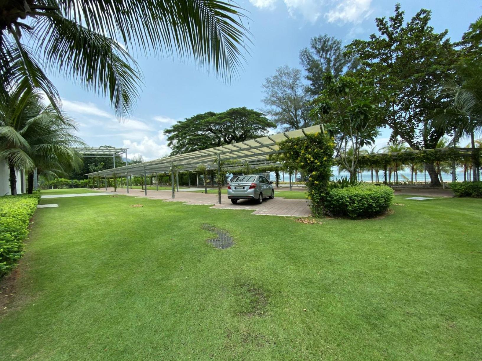By The Sea Cozy Beachfront Home 253 Batu Feringgi Bagian luar foto
